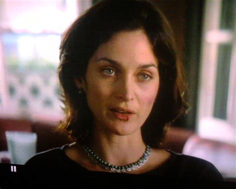 Carrie Anne Moss Chocolat