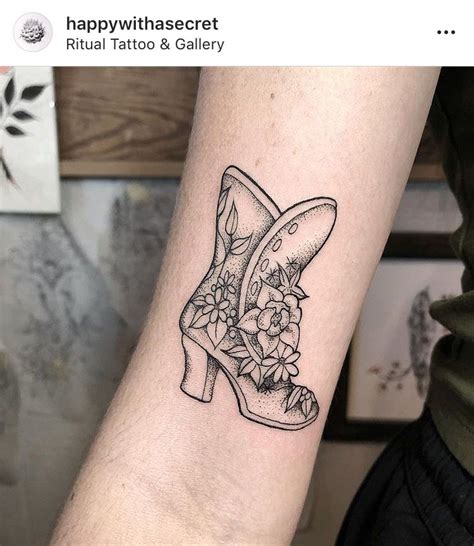 Woman Non Binary Tattoo Artists Across The U S For Your Next