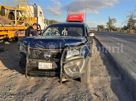 Tr Iler Le Corta La Circulaci N A Camioneta Y Deja A Adulto Mayor