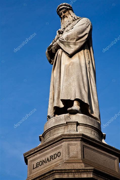 Milan - Italy: Leonardo Da Vinci statue — Stock Photo © perseomedusa ...