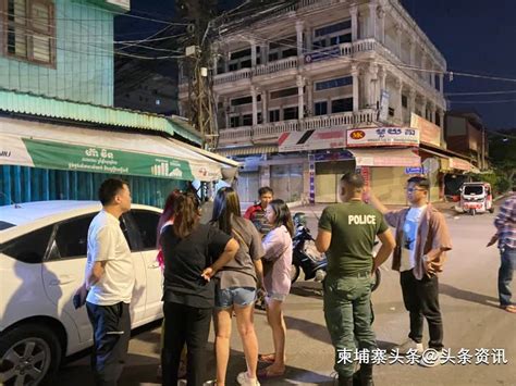 金边飞车党作案神速，外国女子乘坐嘟嘟车瞬间被抢走手机！ 柬埔寨头条