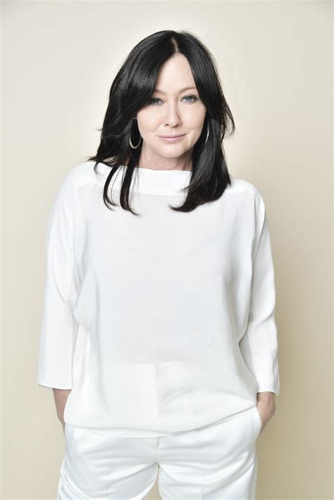 Shannen Doherty dead at 53 following cancer battle that saw disease ...