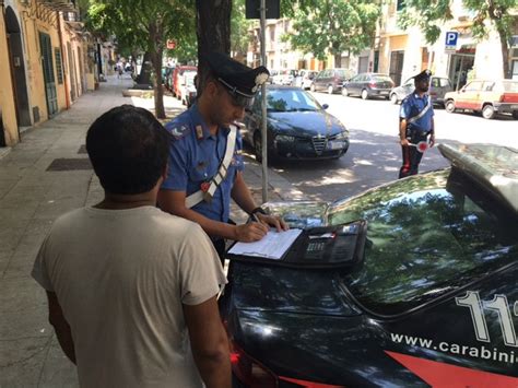 Palermo Ruba Jeep Al Villaggio Viene Inseguito Dai Carabinieri Del