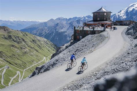 Glurns am Fuße des Stilfser Joch Urlaub mit Fahrrad im Vinschgau