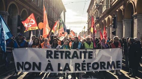 Novo Dia De Protestos Na Fran A Contra A Reforma Da Aposentadoria