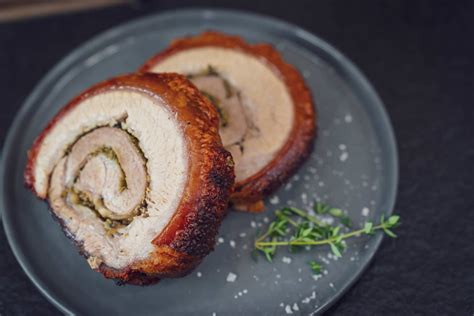 Porchetta Rezept Der Italienische Schweine Rollbraten Vom Grill