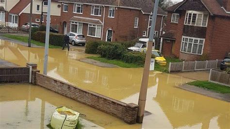 Braintree Homes Flooded After Water Pipe Bursts Bbc News