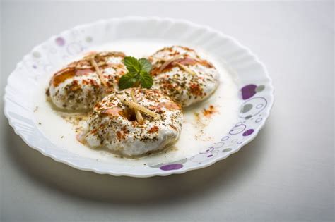 Dahi Vada Recipe, How to make Dahi Vada Recipe - Vaya.in