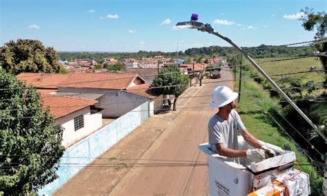 Distrito De Martinho Prado Recebe Servi O De Troca De L Mpadas