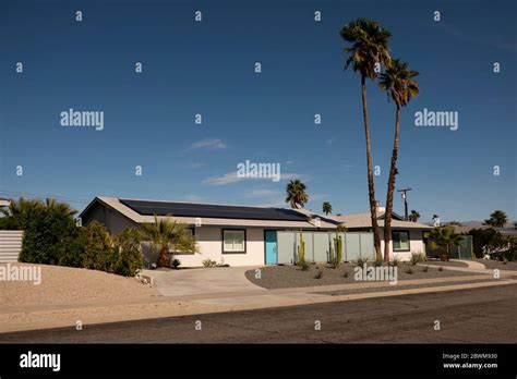 Mid Century Modern homes in Palm Springs CA Stock Photo - Alamy