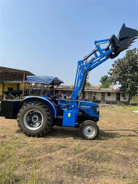 Mild Steel Tractor With Dozer Feet At Best Price In Navi Mumbai