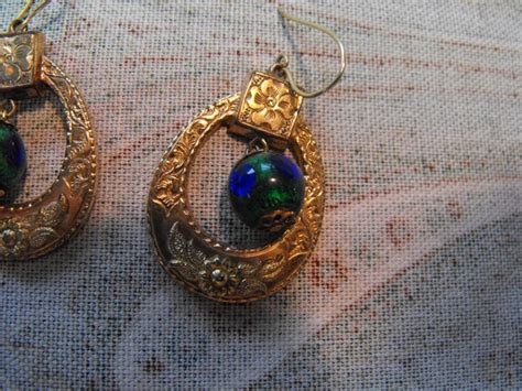 Peacock Eye Foil Glass Hand Chased Gold Teardrop Earr Gem