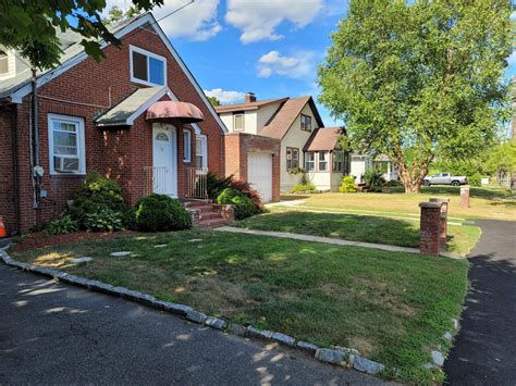 41 Jefferson St East Islip Ny 11730 Trulia