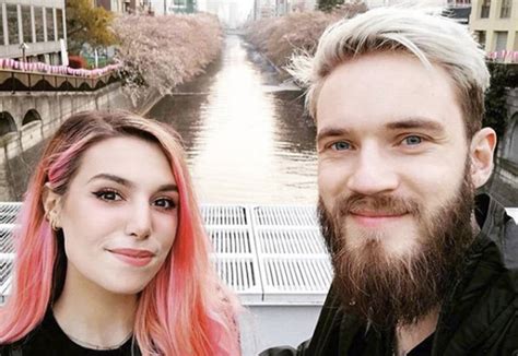 Pewdiepie El Youtuber Más Famoso De Internet Se Casó Con Su Novia Venus Media