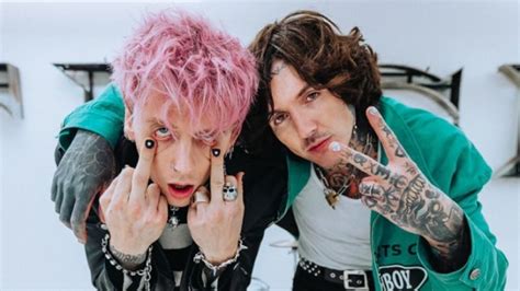 Watch Bring Me The Horizon S Oli Sykes Joins Machine Gun Kelly Live