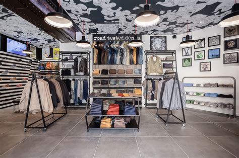 Agencement boutique prêt à porter Volcom Nantes