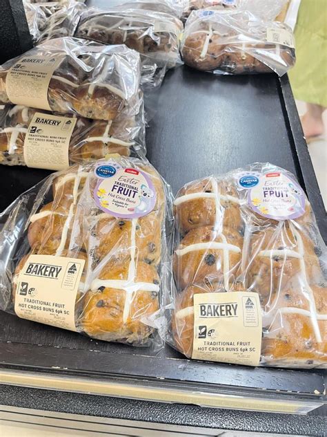 Supermarket Giants Start Selling Hot Cross Buns On Boxing Day In Perth Sending Social Media Into