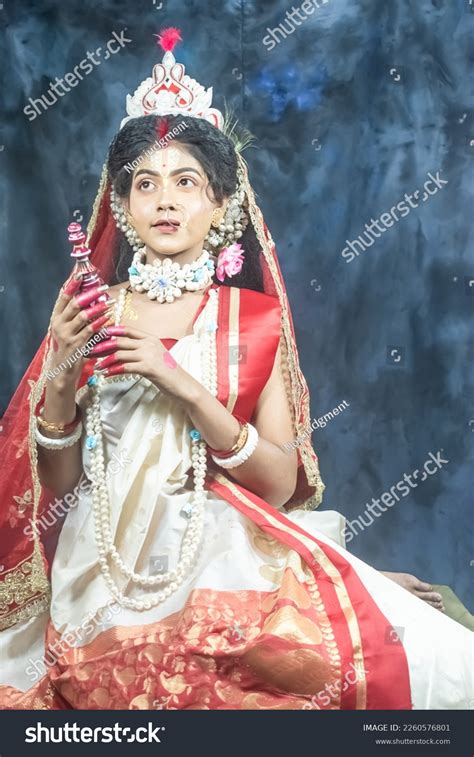 Portrait Bengali Bride Performing Hindu Wedding Stock Photo 2260576801 ...