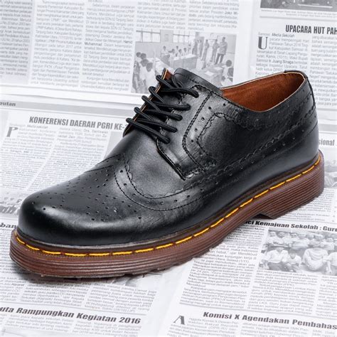 Jual Sepatu Boots Pria Casual Docmart Brouge Wingtip Low Boot Kulit