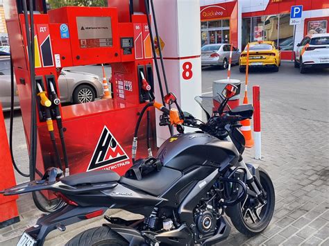 Купить б у Bajaj Dominar 400 инжектор 6 передач в Москве чёрный naked bike 2023 года на Авто ру