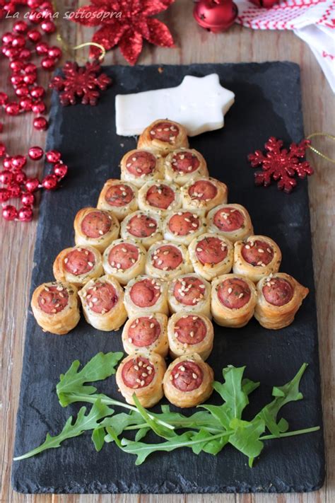 Albero Di Sfoglia Con Wurstel Antipasto Di Natale Con Pasta Sfoglia