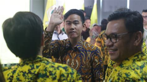 Rekam Jejak Gibran Rakabuming Cawapres Prabowo Subianto Dari Hot Sex