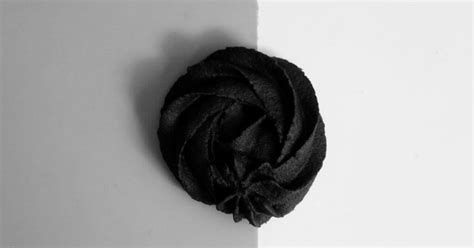 How to Make Black Frosting with Food Coloring