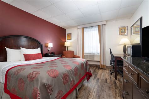 Ramada by Wyndham Albert Lea | Albert Lea, MN Hotels