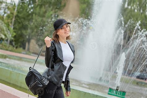 Happy Beautiful girl 10391535 Stock Photo at Vecteezy