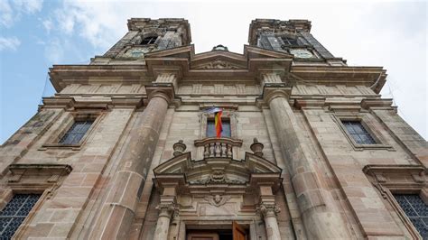 Homoerotische Bilder Aus Der Kirche Geworfen Ein Erfolg F R Rosa Von