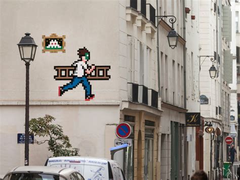 Une expo gratuite et inédite sur lartiste de rue Invader à Paris