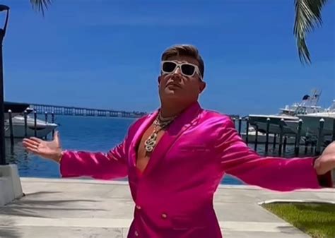 Cantante Cubano Eduardo Antonio Revoluciona Las Redes Con Su Look