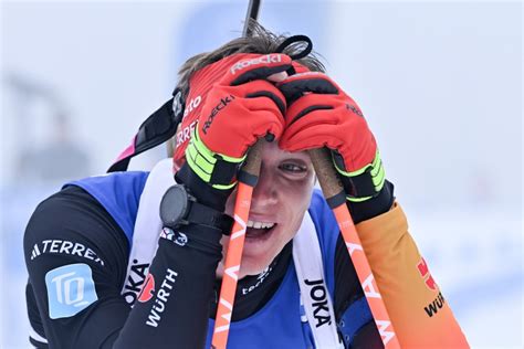 Bild Zu Biathlon In Oberhof Benedikt Doll Gewinnt Sprint Vor L Greid