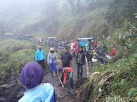 Giliran Jalur Wisata Bromo Via Tosari Longsor Di Dua Titik