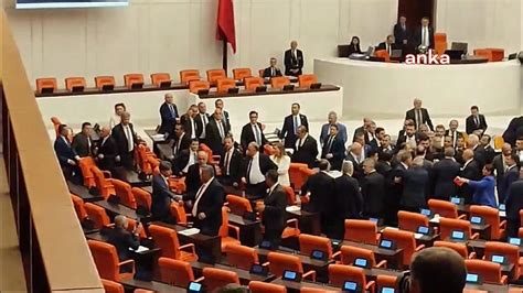 AKP li milletvekilleri DEM Partili Bozan a tekme ve yumrukla saldırdı