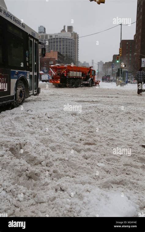 New York City Snow Storm Slows Down Manhattan around 14th street and ...