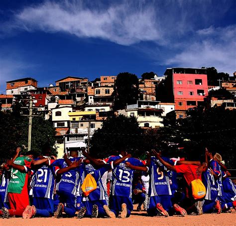 Taça das Favelas reúne 32 comunidades no campo do Santa Esportess