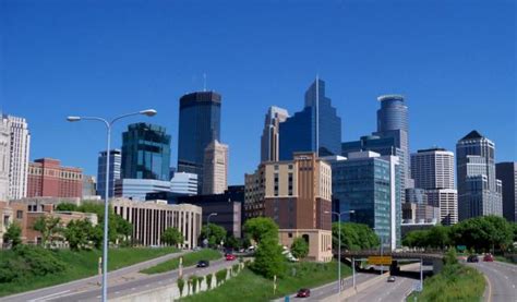 4 Self-Guided Walking Tours in Minneapolis, Minnesota + Maps