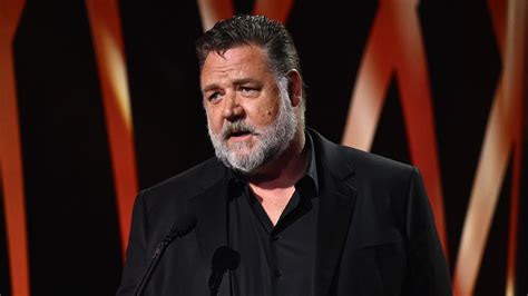 Er Starb In Meinen Armen Russell Crowe Trauert Um Seinen Hund