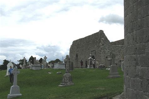 DGS Photo Gallery/Birr, 1 to 4 August 2008/Sunday morning visit to Clonmacnoise ...