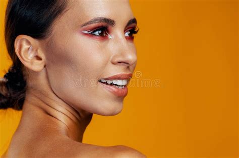 Mujer Chica Cara Sonrisa De La Piel Retrato Belleza Maquillaje Modelo