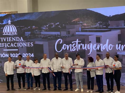 Presidente Abinader inaugura extensión de la UASD en Baní