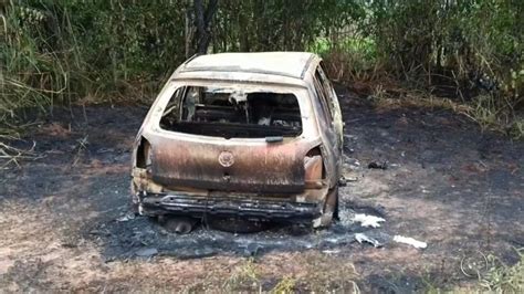 Corpo é encontrado dentro de porta malas de carro incendiado em Anhembi