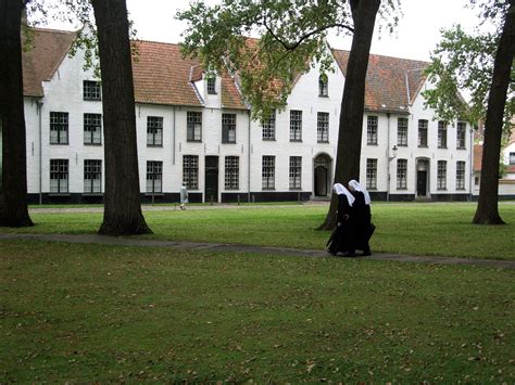 Discover Bruges: The Princely Béguinage Ten Wijngaerde in Bruges