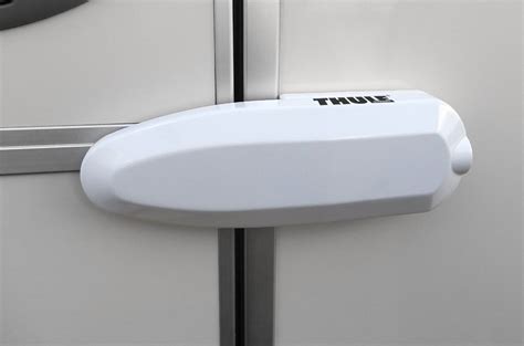 Zamek Zabezpieczenie Do Drzwi Universal Lock White Thule Sklep