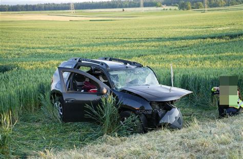 Autos stoßen frontal zusammen fünf Verletzte