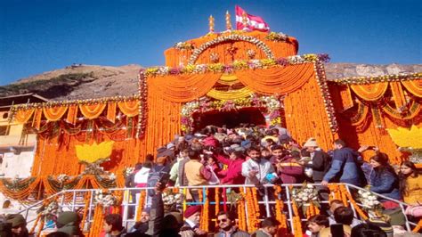 Badrinath Dham Doors Opened Crowd Of Devotees Gathered For Darshan