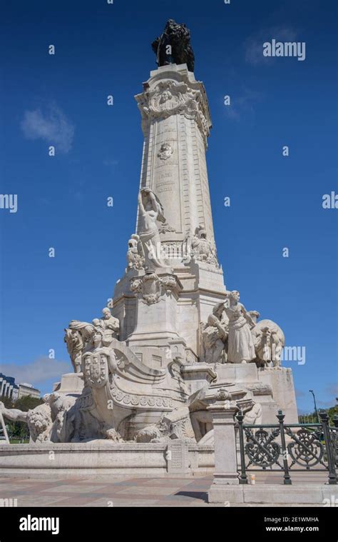 Estatua Do Marques De Pombal Av Da Liberdade Lissabon Portugal