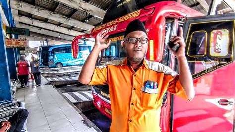 Bus Kalah Pasaran Kondektur Basir Tak Gentar Cari Penumpang Sugeng