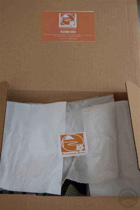 Kizuna Subscription Box - Deliver Japan to your door - 着物月 Kimono Tsuki